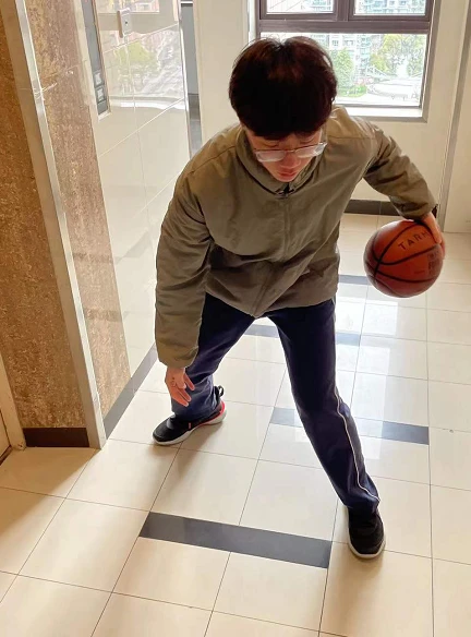 如何设计一套全面的篮球训练计划和策略_2